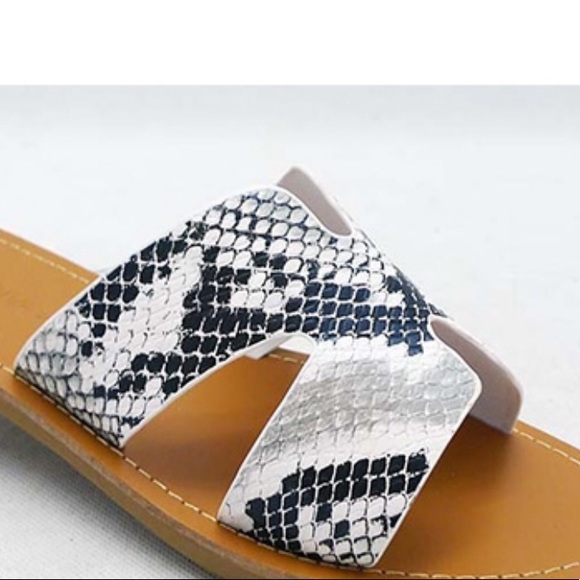 Vegan leather Snake slide sandal - Picture 4 of 5